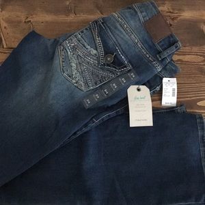 Never worn, Maurices slim boot jeans!